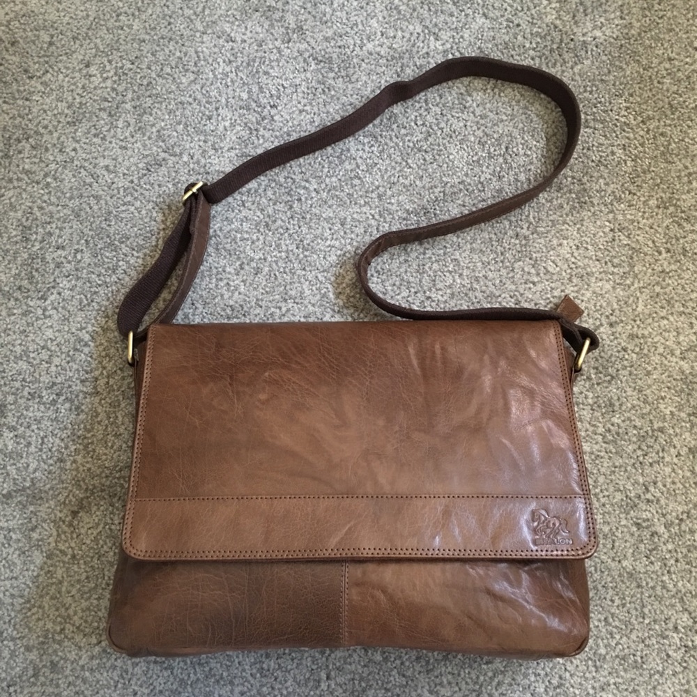 Estalon leather messenger bag